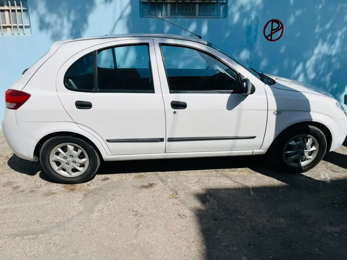 تیبا،  هاچ بک