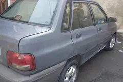 پراید، صندوق دار