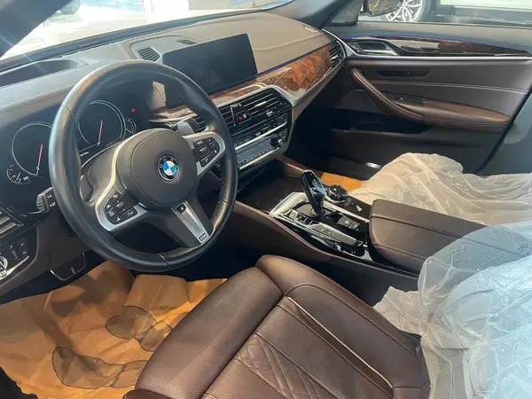 ب ام و، سری 5 سدان