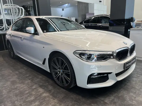 ب ام و، سری 5 سدان