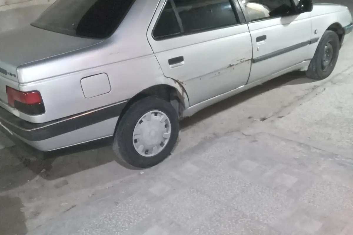 پژو،  405