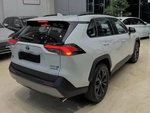 تویوتا، راوفور هیبرید