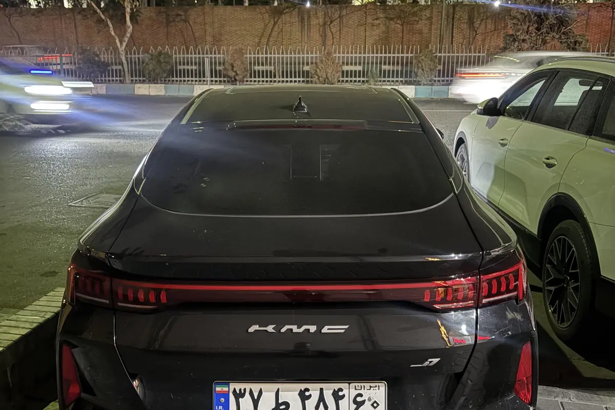 کی ام سی،  J7