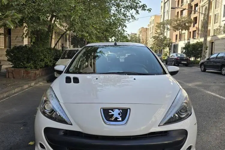پژو،  207