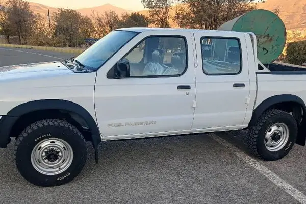 نیسان، پیکاپ دو کابین