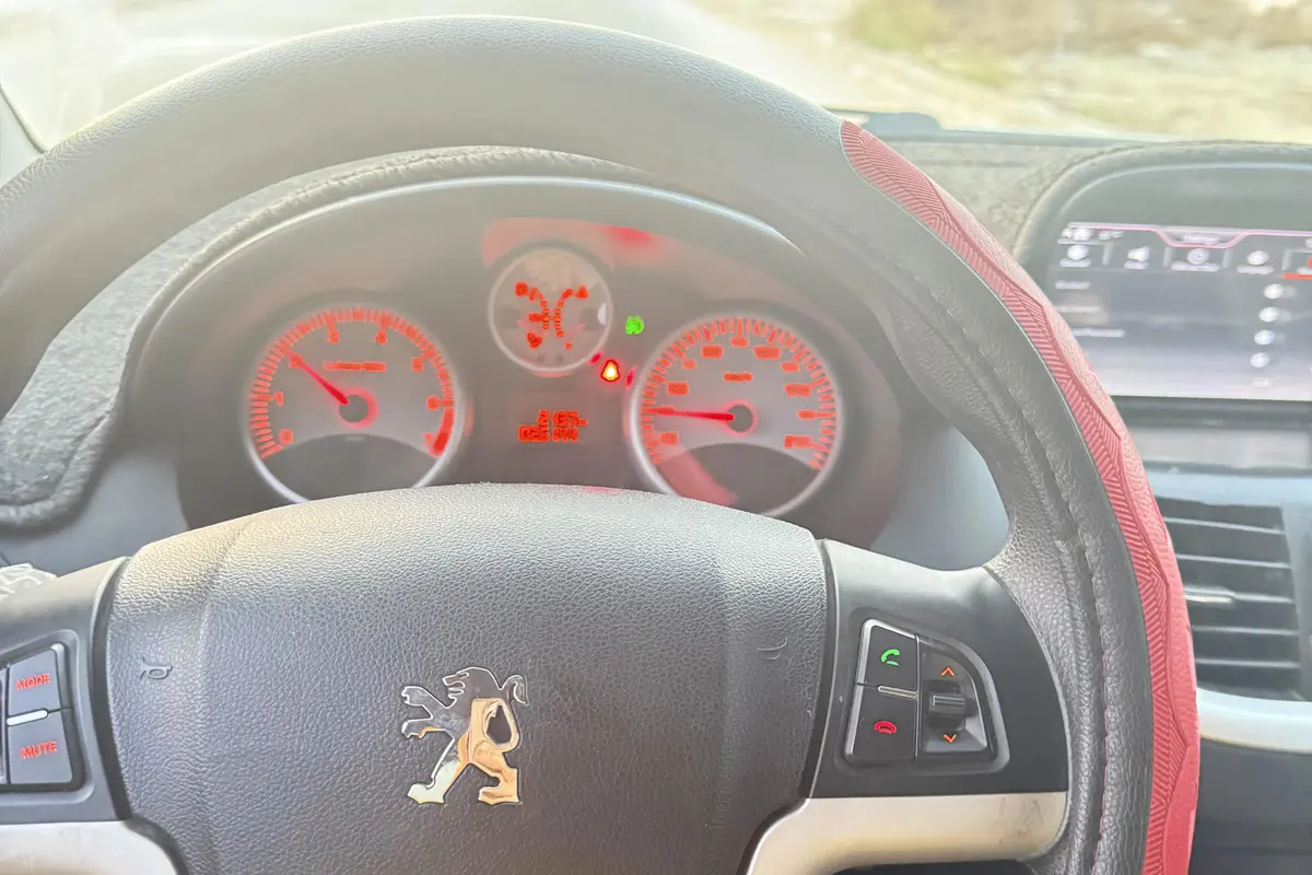 پژو،  207