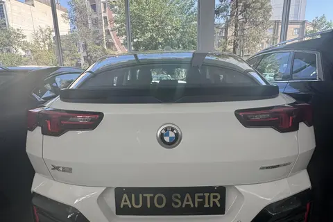 ب ام و، X2
