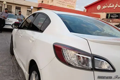 مزدا، 3 نیو صندوق دار