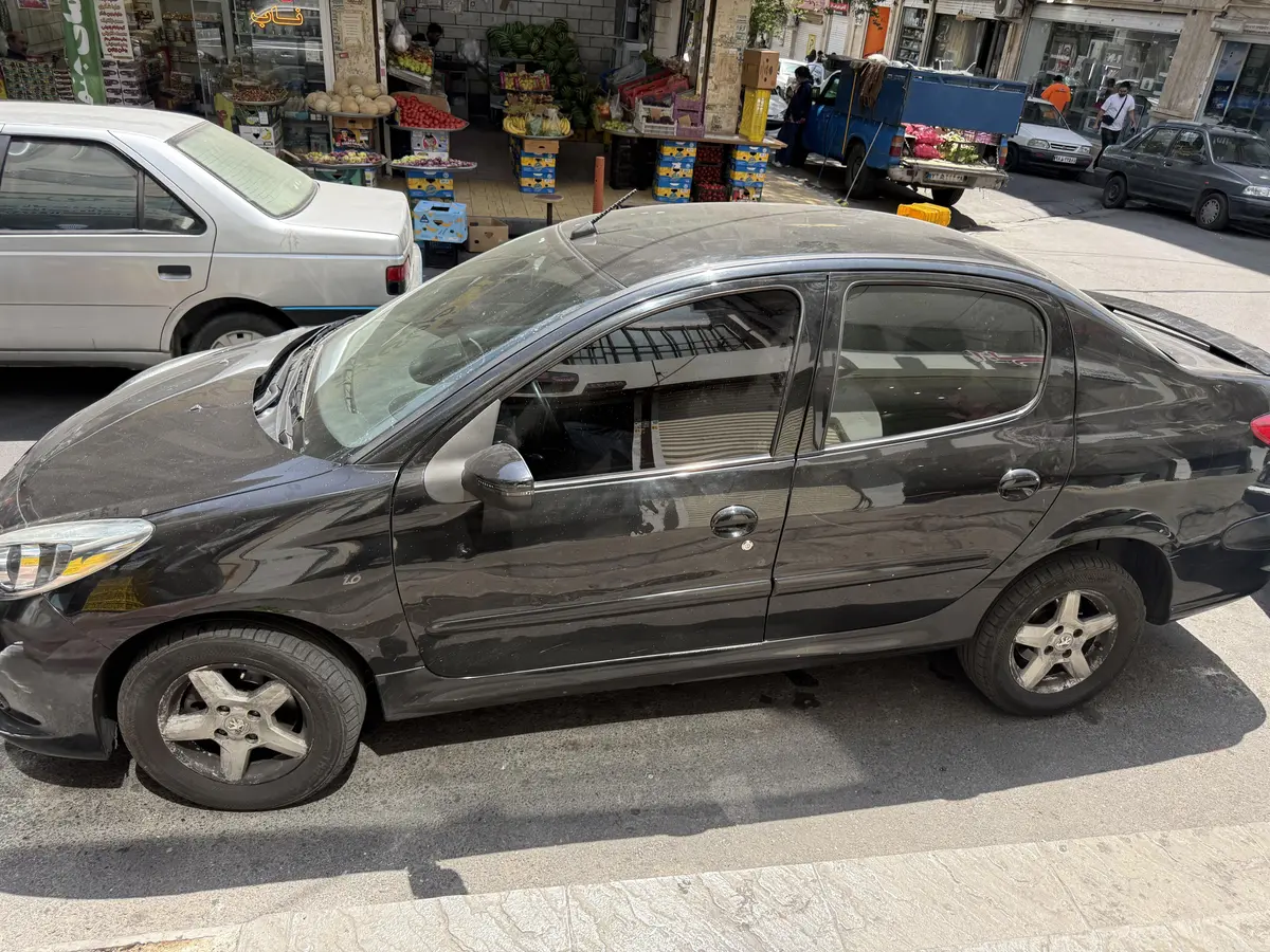 پژو،  207 صندوقدار