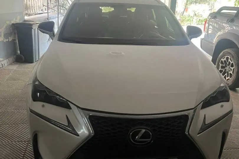 لکسوس،  NX