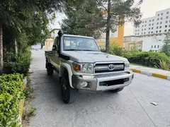 تویوتا، لندکروز وانت تک کابین