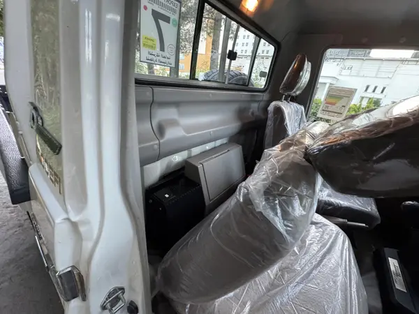 تویوتا، لندکروز وانت تک کابین