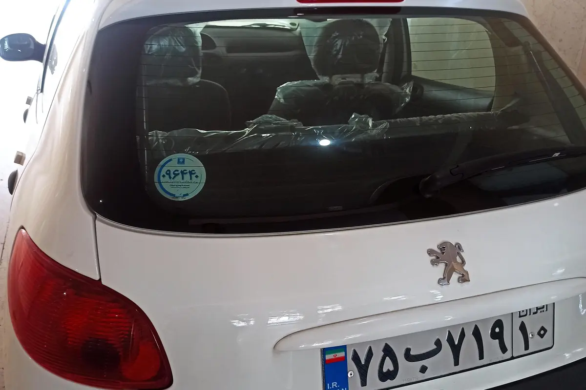 پژو،  206