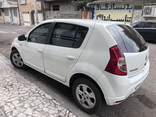 رنو  ساندرو