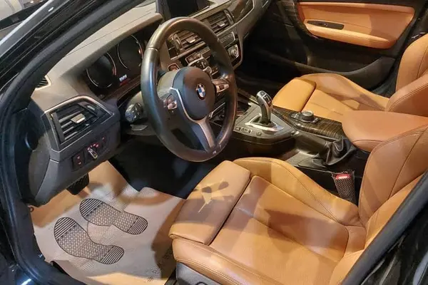 ب ام و، سری 1 هاچ بک