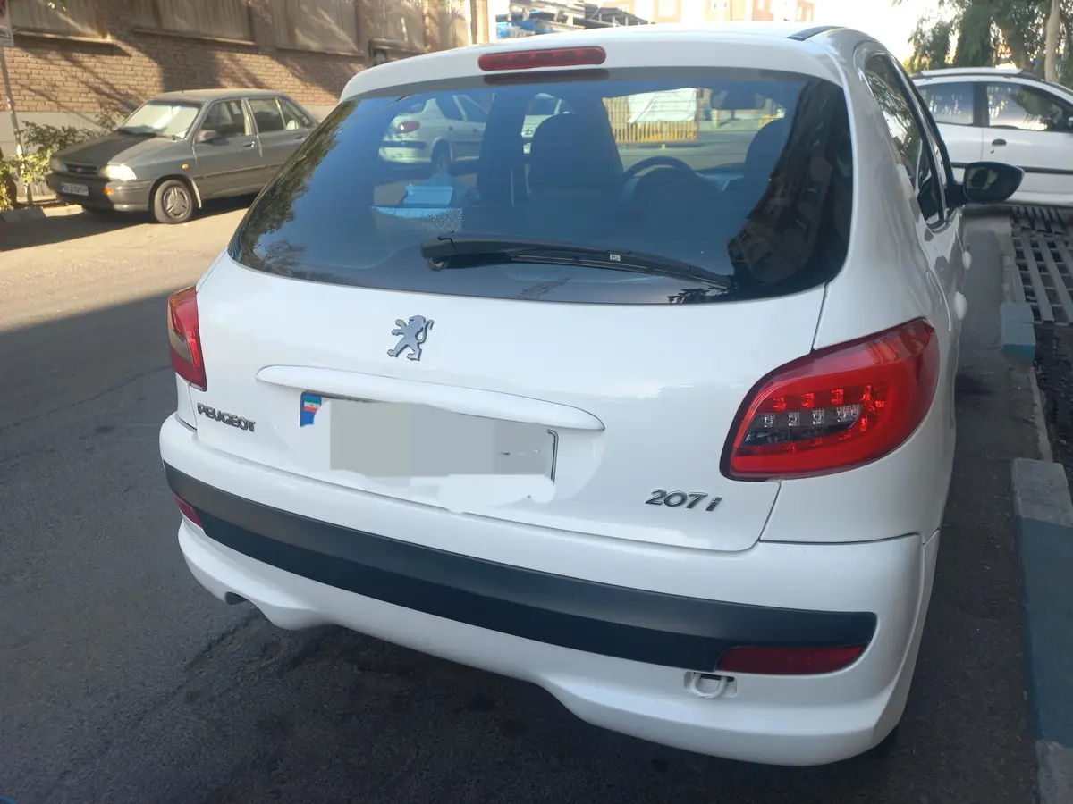 پژو،  207