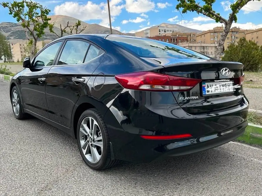 هیوندای  النترا