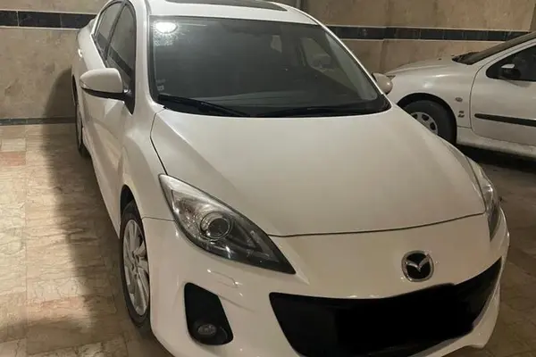 مزدا، 3 نیو صندوق دار