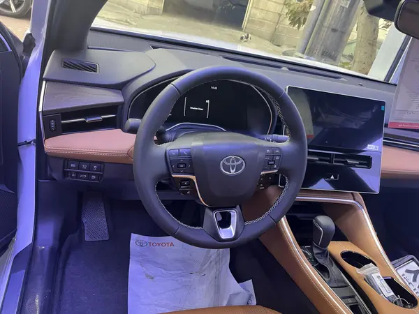 تویوتا، آوالون هیبرید