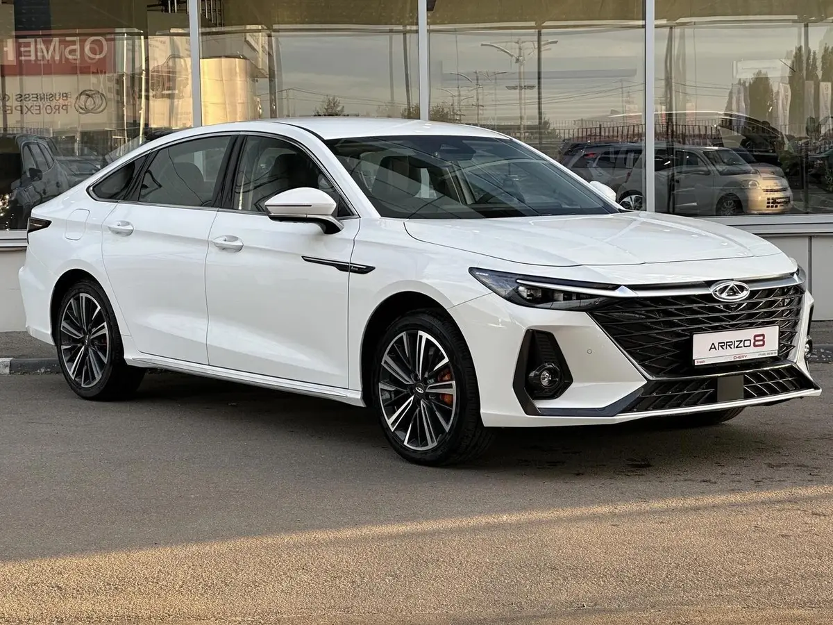 فونیکس،  آریزو 8 (Z8)