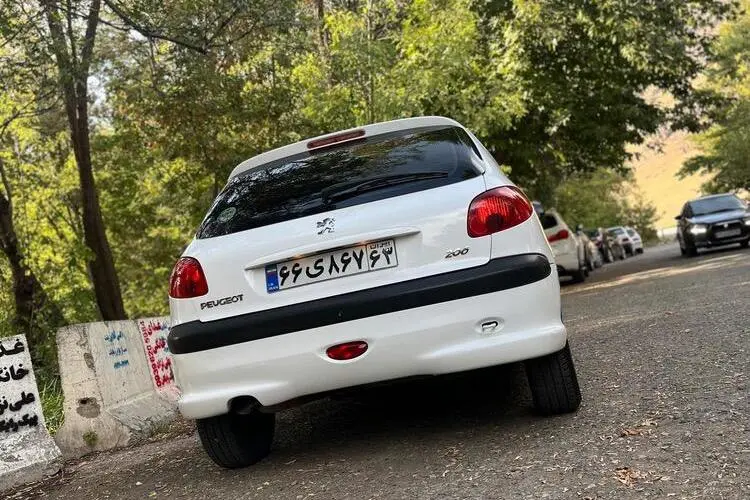 پژو،  206