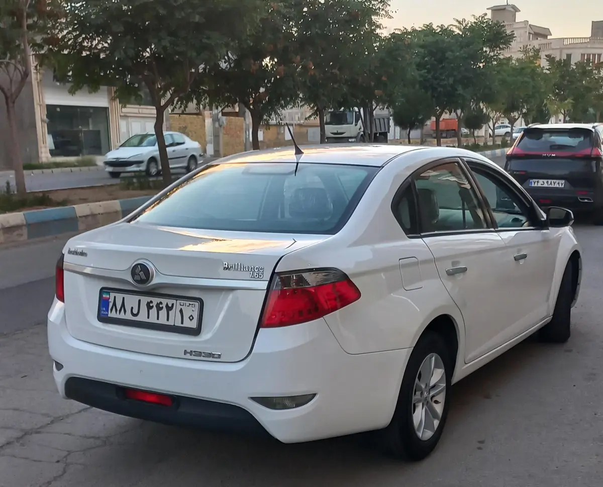 برلیانس،  H330