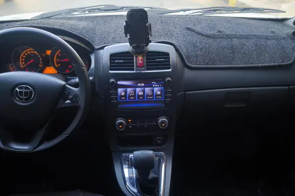 برلیانس، H330