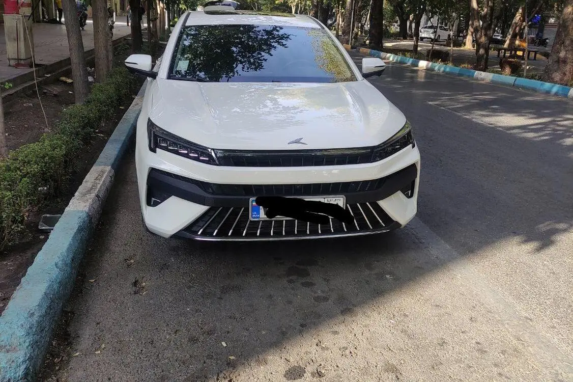 کی ام سی،  J7