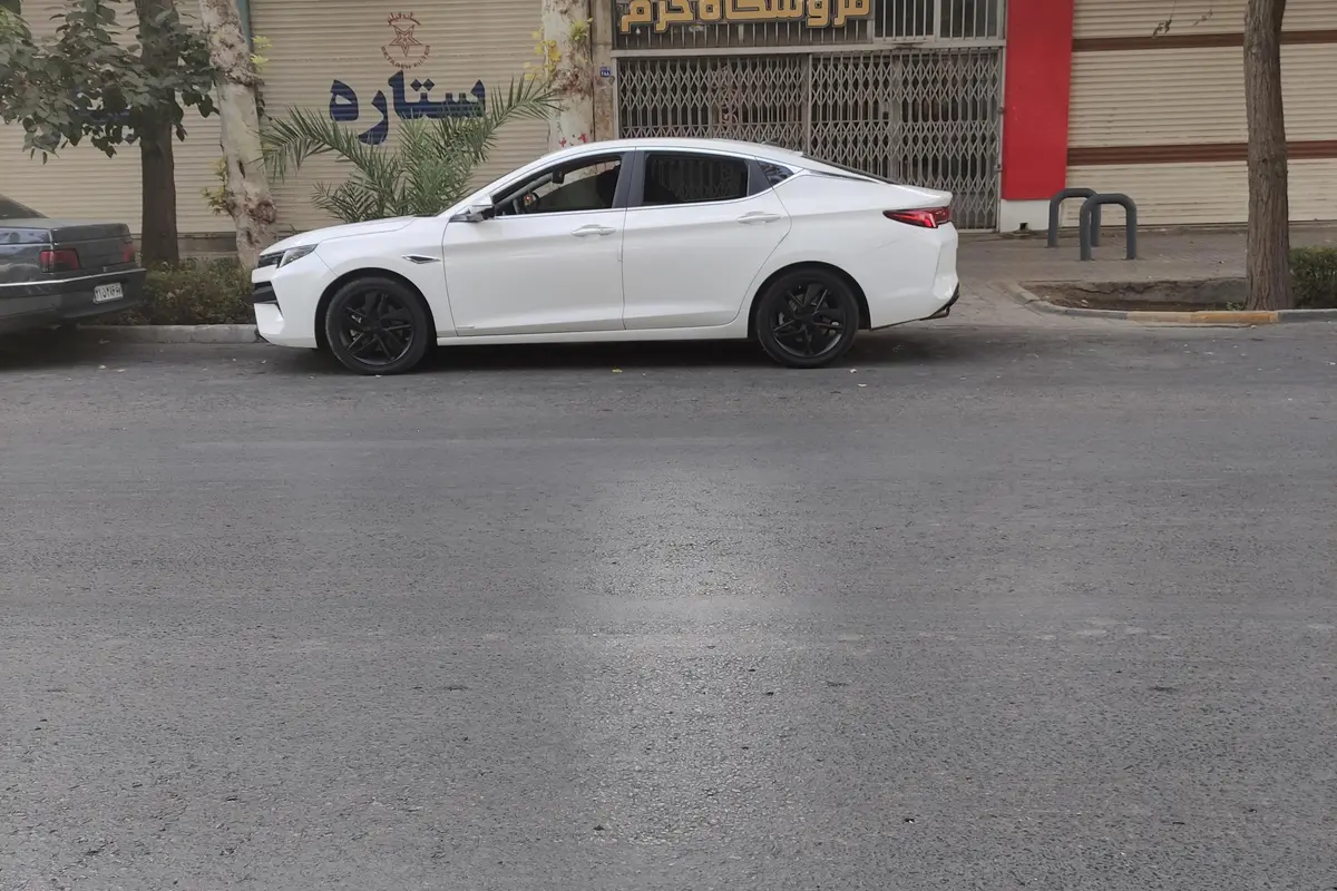 کی ام سی،  J7