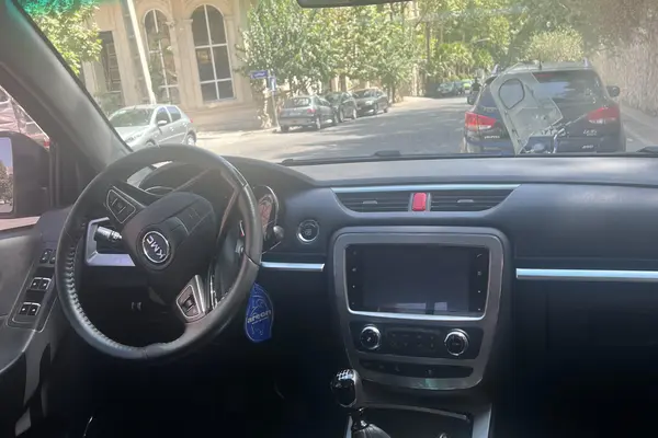 کی ام سی  T8