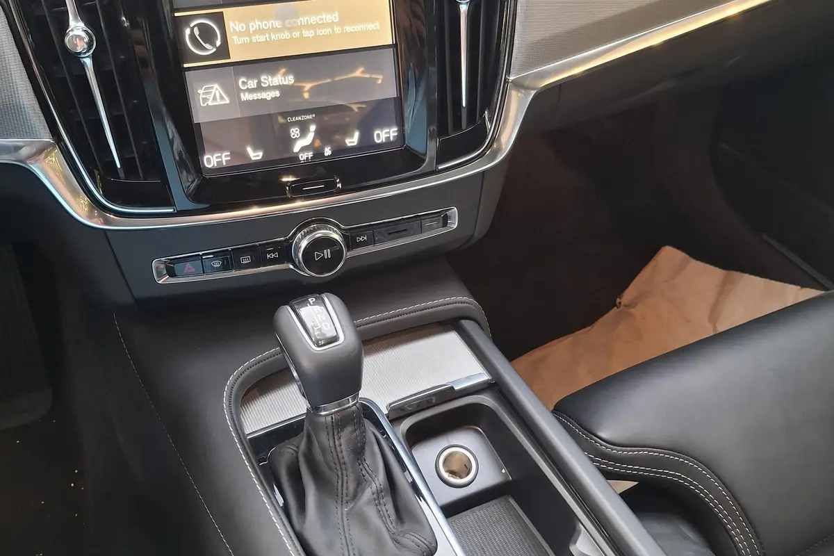 ولوو،  S90