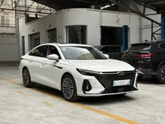 فونیکس، آریزو 8 هیبرید (Z8 PHEV)