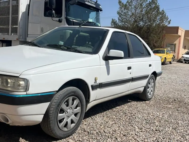 پژو،  405