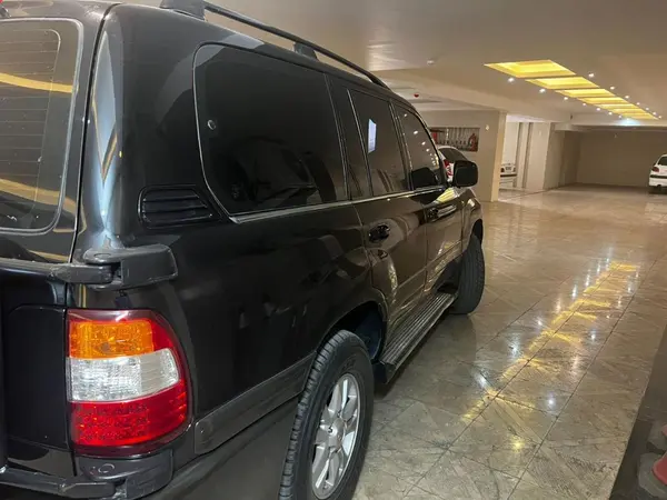 تویوتا، لندکروز چهار در