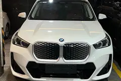 ب ام و، iX1