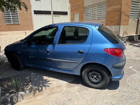 پژو، 206