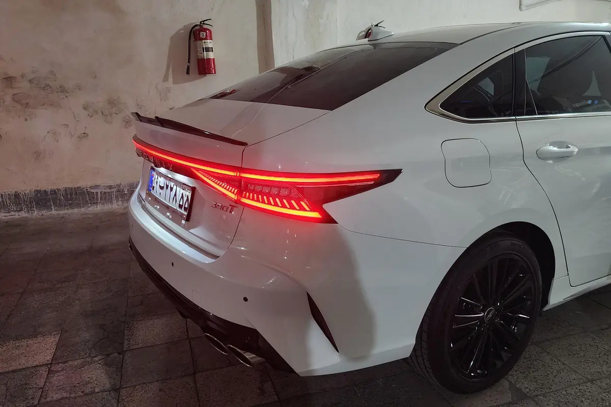 فونیکس،  آریزو 8 (Z8)