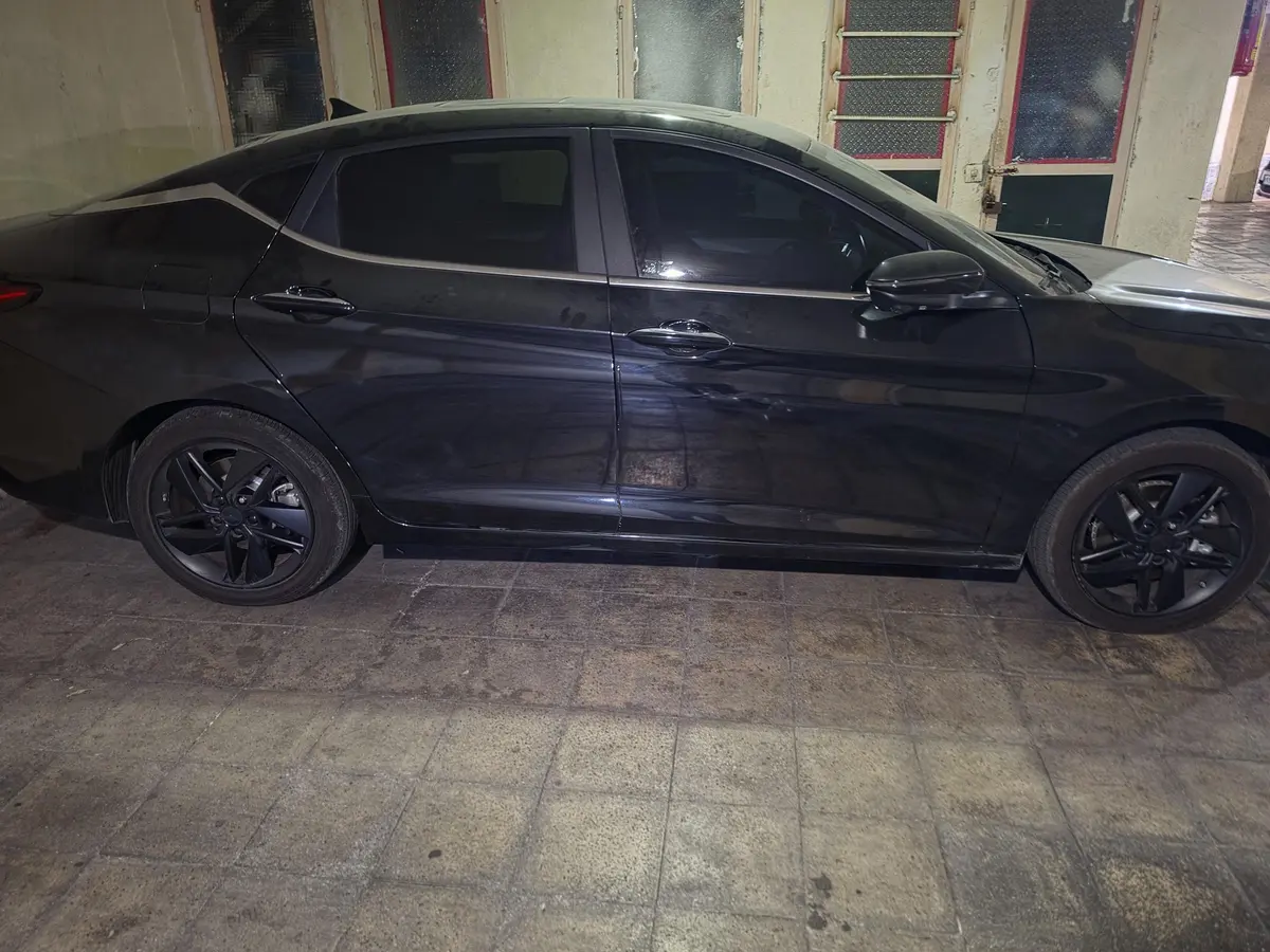کی ام سی،  J7