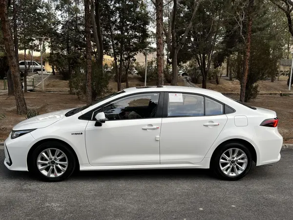 تویوتا، کرولا هیبرید