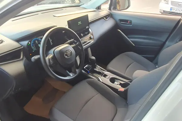 تویوتا، کرولا کراس هیبرید