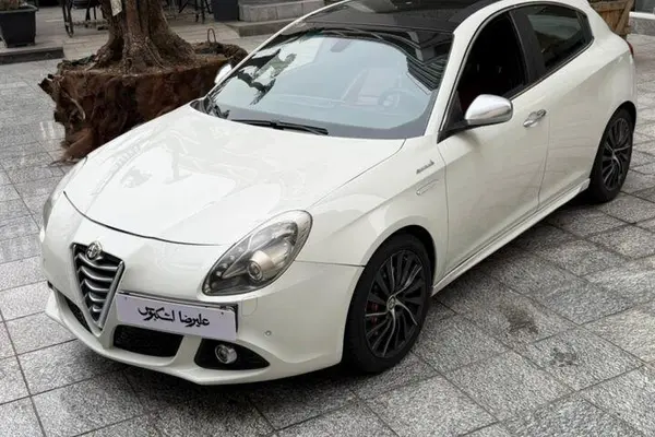 آلفارومئو، جولیتا