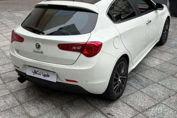 آلفارومئو، جولیتا