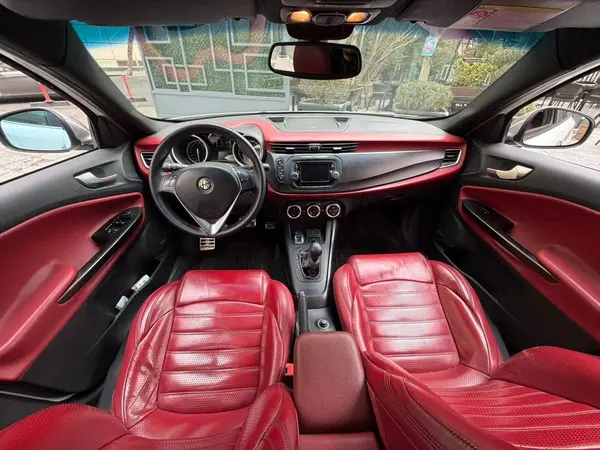 آلفارومئو، جولیتا