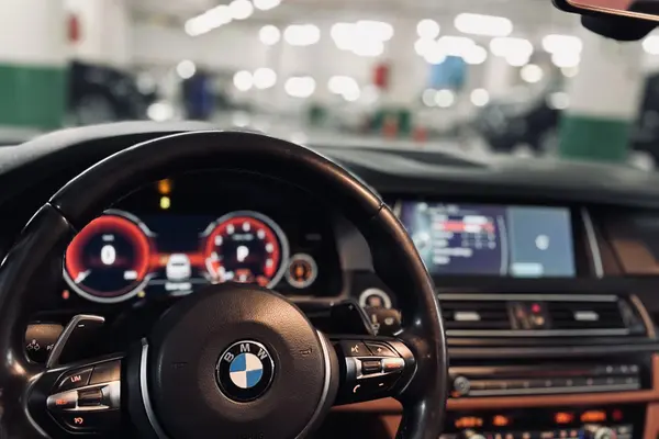 ب ام و، سری 5 سدان