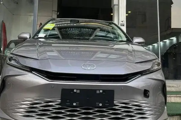 تویوتا، کمری هیبرید