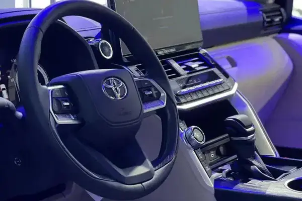 تویوتا، لندکروز چهار در