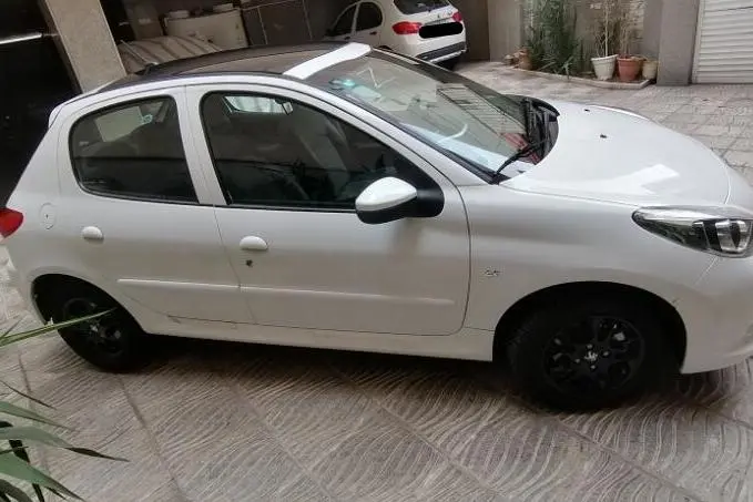 پژو،  207