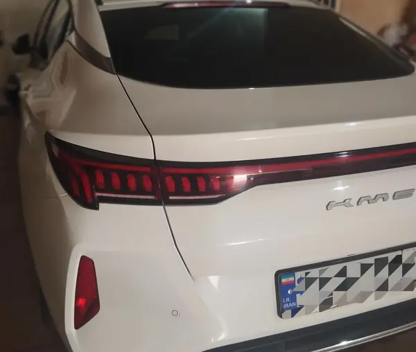 کی ام سی  J7