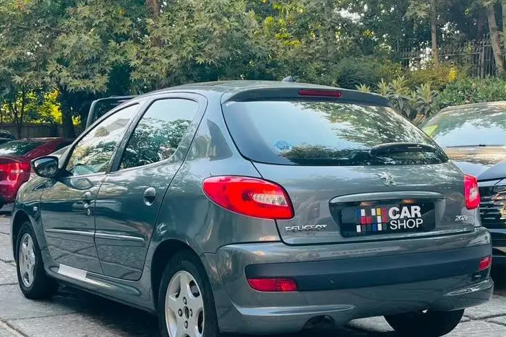 پژو،  207