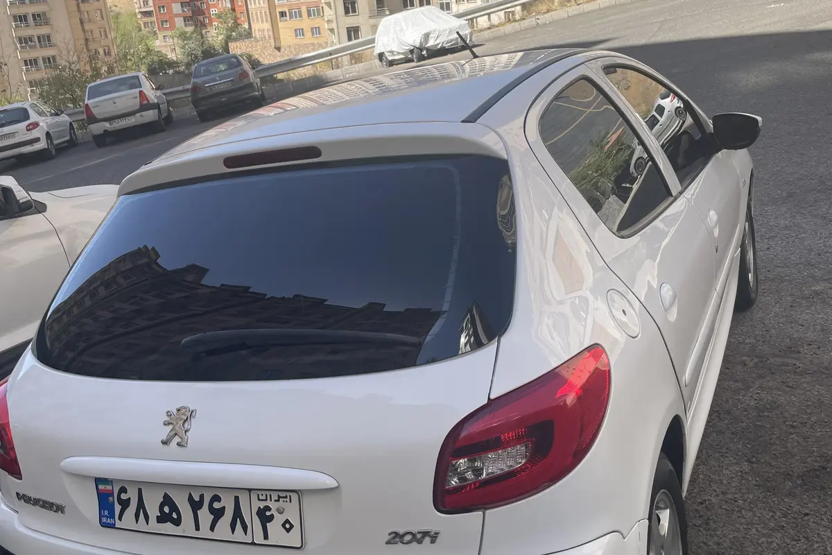 پژو،  207